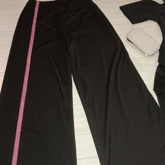 Women Solid Color Short Sleeve Off Shoulder Top And Wide Leg Pants Two-Piece Set - Picture 12 of 16